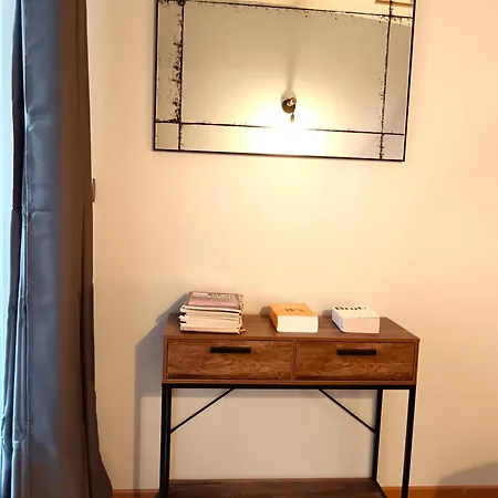 Chaleureux Et Spacieux Centre Avec Parking Apartment *