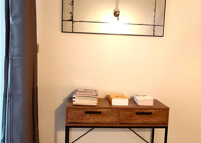 Chaleureux Et Spacieux Centre Avec Parking Appartamento *